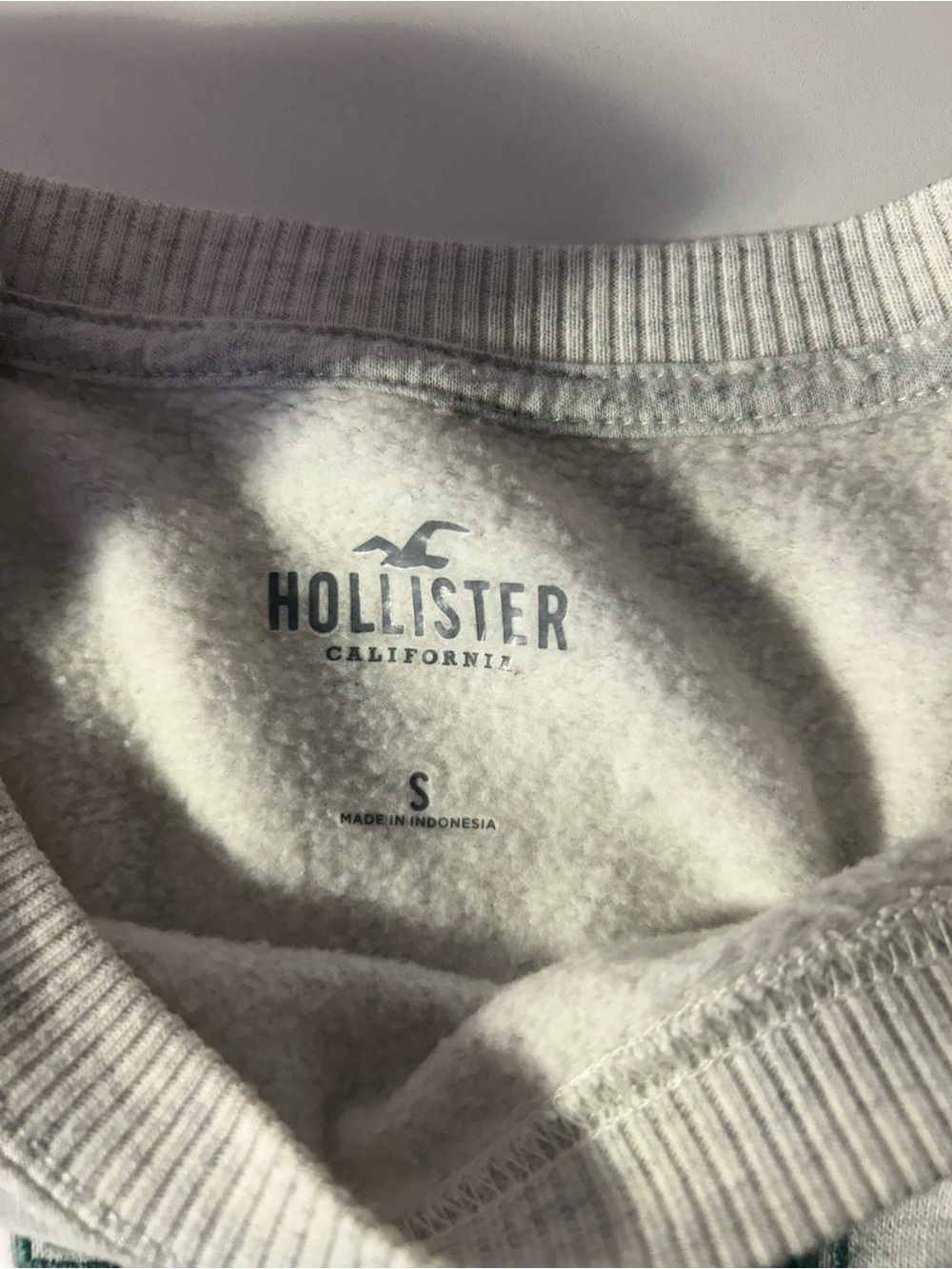 NYC Hollister COZY & FASHIONABLE Crew Neck - Picture 3 of 4